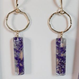 Eye Candy NWT Luxe Gold Plated Lucite Floral Earrings